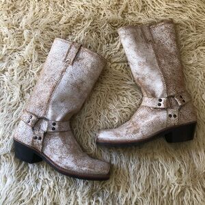 Frye Distressed White & Tan Crackle Leather Harness 12R Boots